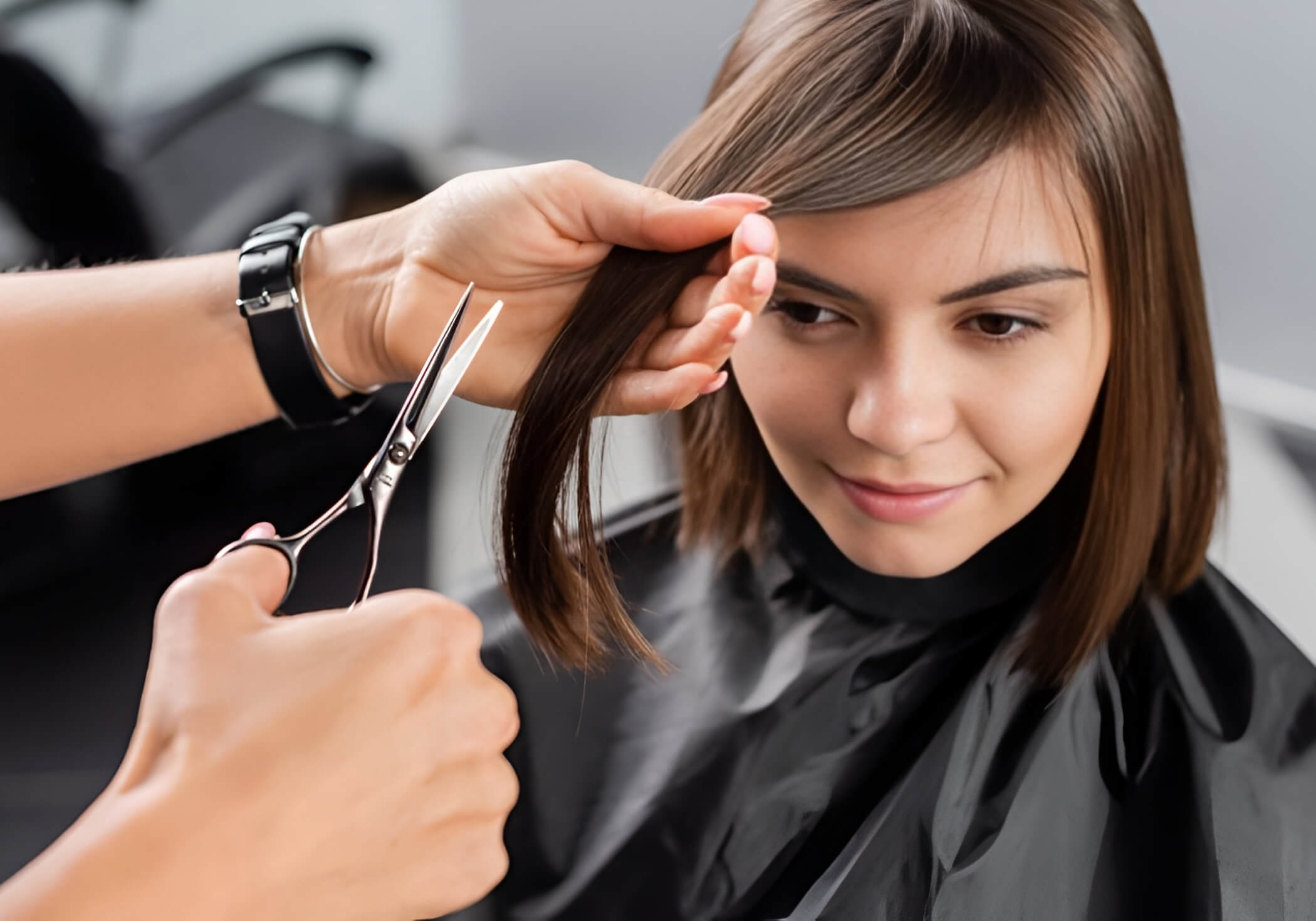 Модные женские стрижки 2026